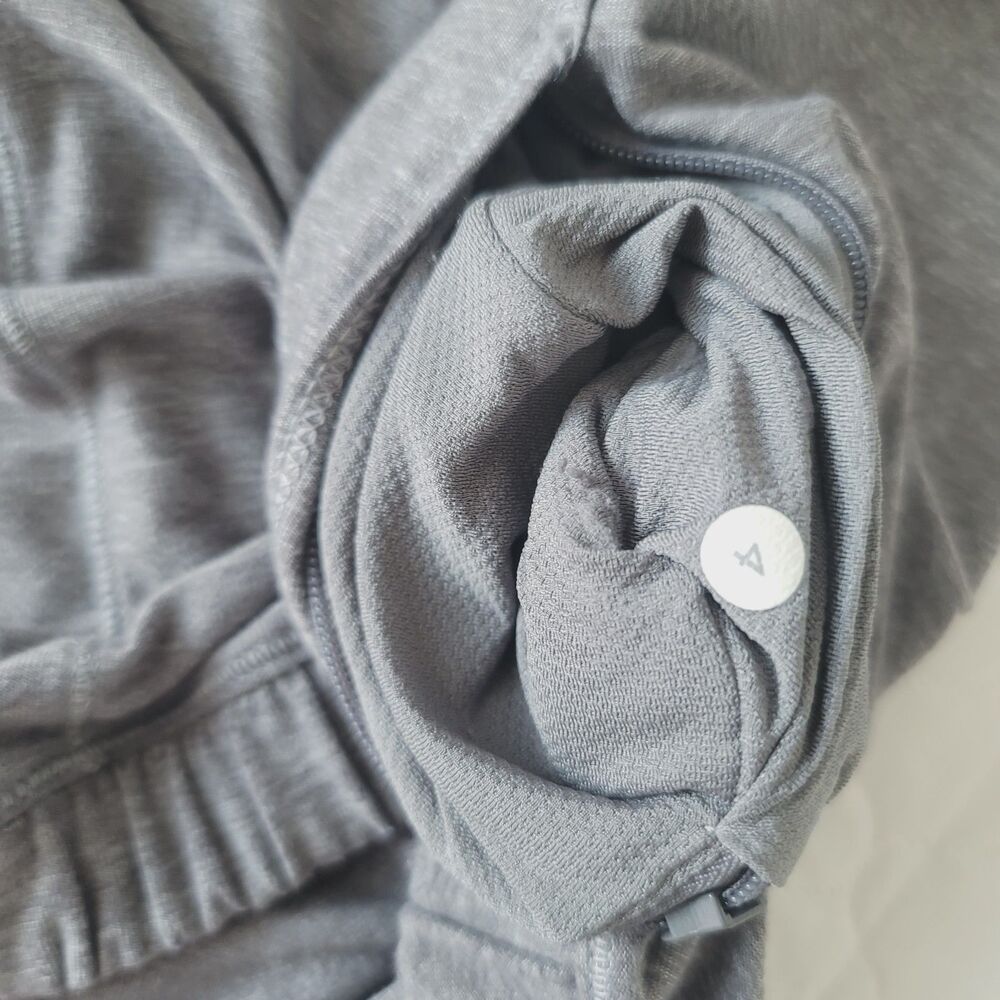 Lululemon Pace Pusher 1/2 Zip Long Sleeve Top Sz 4 Gray/Pink Trim Reflective - Picture 7 of 15
